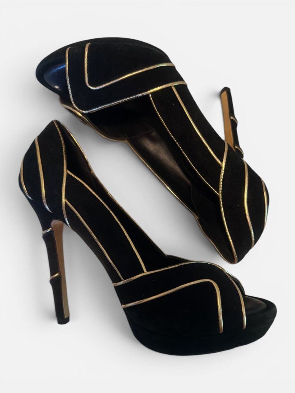 BCBGMaxazria Linden Peep-toe Pump Womens 6.5 Black Suede Gold Trim Platform Heel - Picture 6 of 9